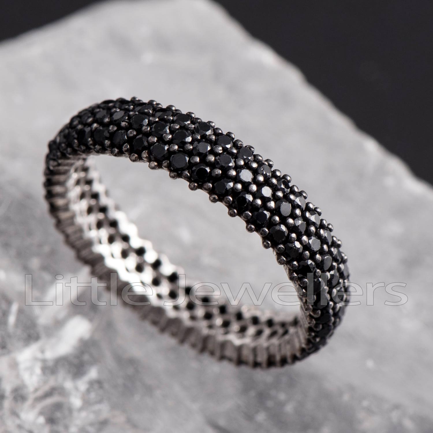 This sterling silver black ring is timeless and elegant