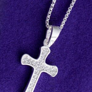 This exquisite silver cross necklace