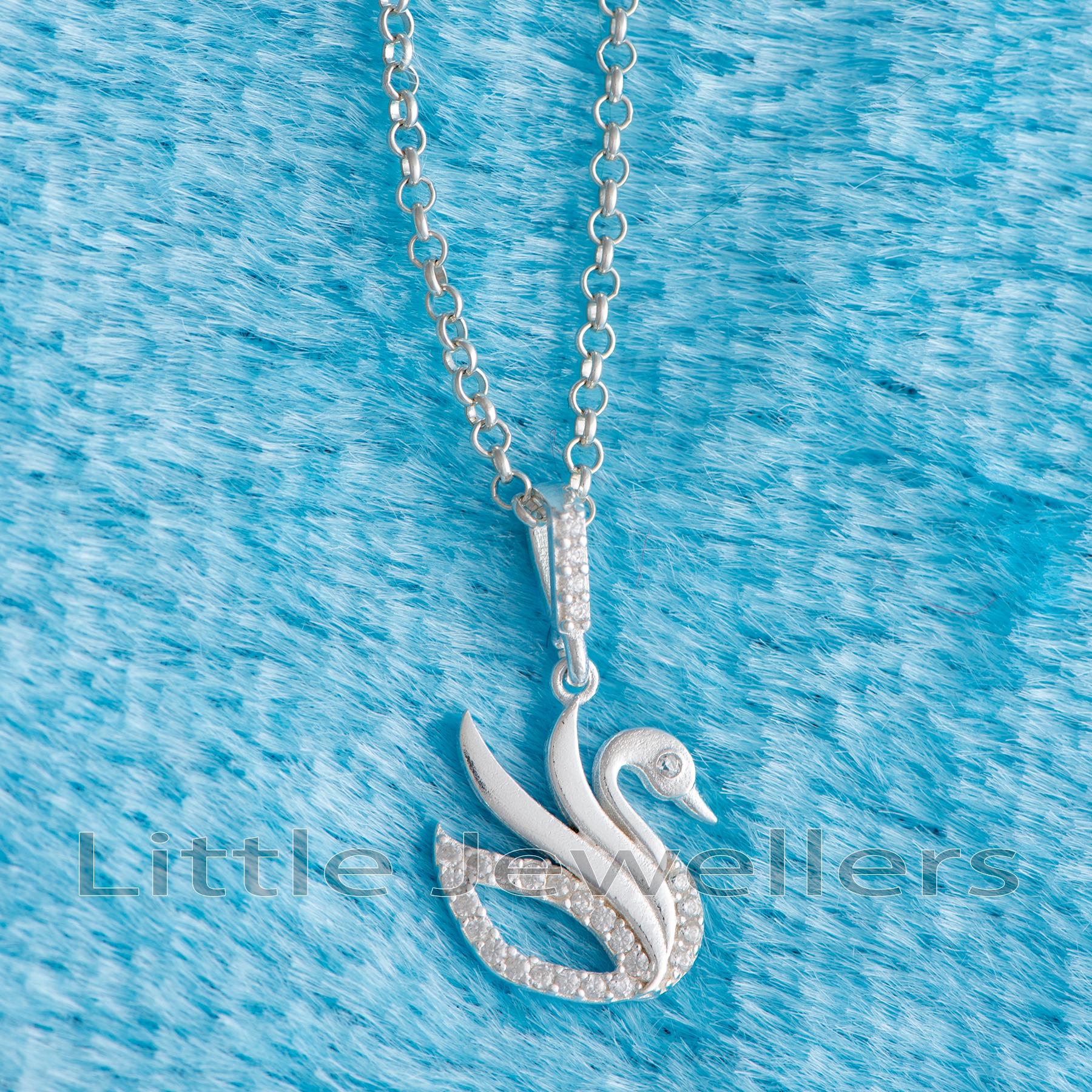 The intricate design of the swan pendant necklace will add a touch of sophistication to any outfit