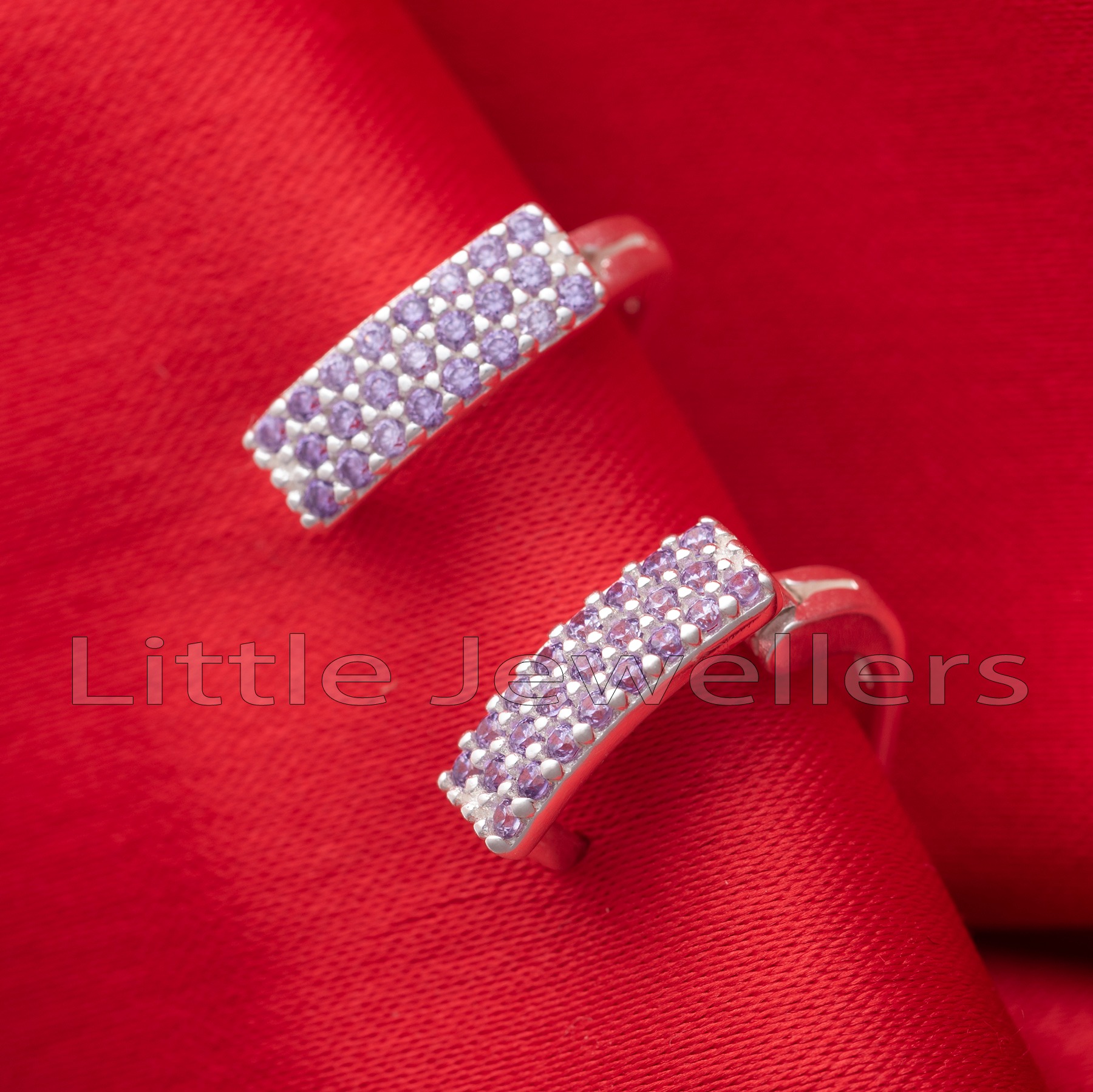 Add a touch of sparkle to your wardrobe with our hypoallergenic silver earrings