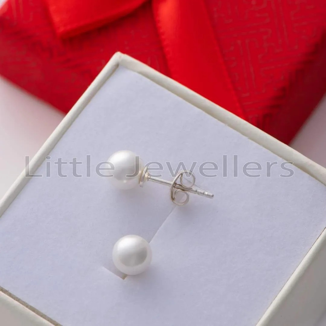 Elevate your style with our specially designed pearl earrings